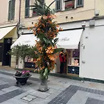 Kadevi -centralissimo, Parcheggio Gratuito, Bici A Disposizione- * サンレモ