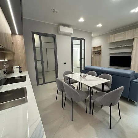 アパート Kadevi Apartment -Centralissimo, Parcheggio Gratuito, Bici A Disposizione- *