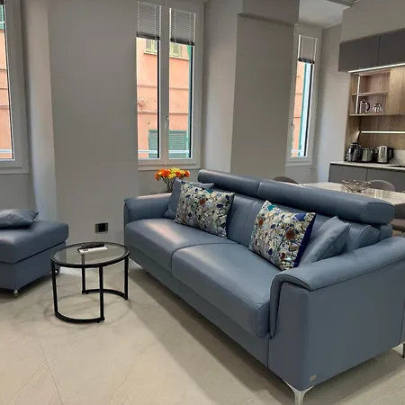 Kadevi Apartment -Centralissimo, Parcheggio Gratuito, Bici A Disposizione- サンレモ