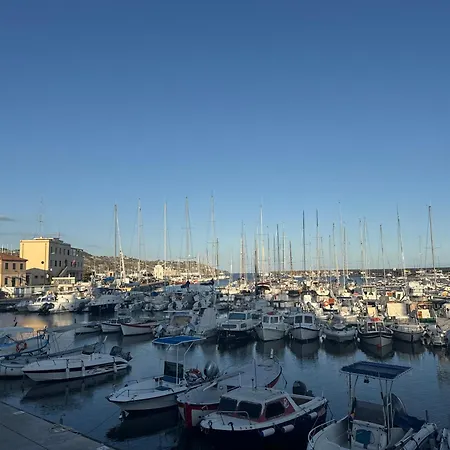 Kadevi Apartment -Centralissimo, Parcheggio Gratuito, Bici A Disposizione-