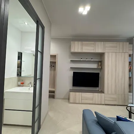 Kadevi Apartment -Centralissimo, Parcheggio, Bici- Lejlighed