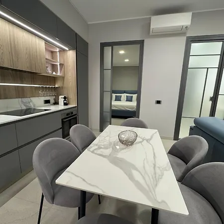 Kadevi Apartment -Centralissimo, Parcheggio Gratuito, Bici A Disposizione- Σαν Ρέμο