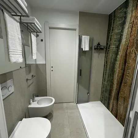 アパート Kadevi Apartment -Centralissimo, Parcheggio Gratuito, Bici A Disposizione- サンレモ