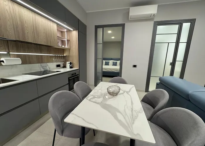 Kadevi -centralissimo, Parcheggio Gratuito, Bici A Disposizione- Санремо